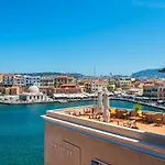 Amphora Hotel 4*